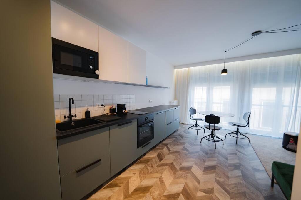 Designer Flat Heart Of The City Budapeste Exterior foto